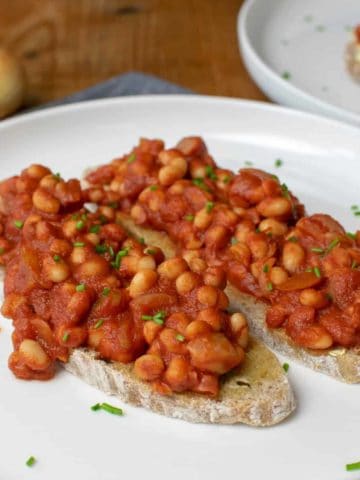 Vegan baked beans on toast