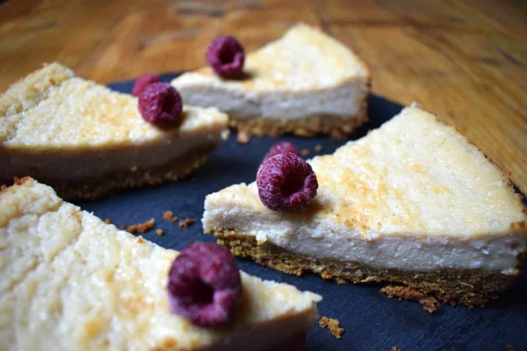 Vegan baked cheesecake